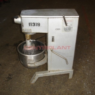 11319 - UNIVEX 20 LITRE STAINLESS STEEL BOWL MIXER