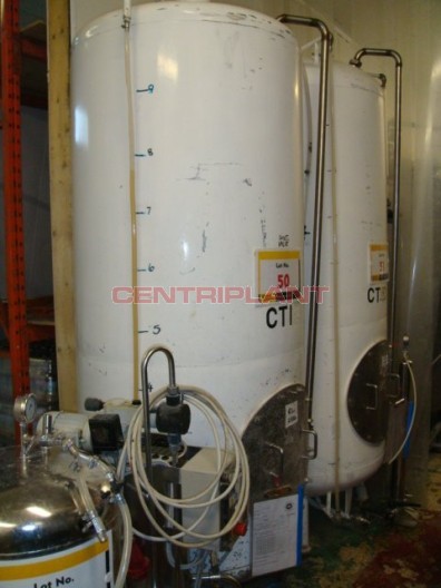 11732 - 1500 LITRE VERTICAL STAINLESS STEEL TANK