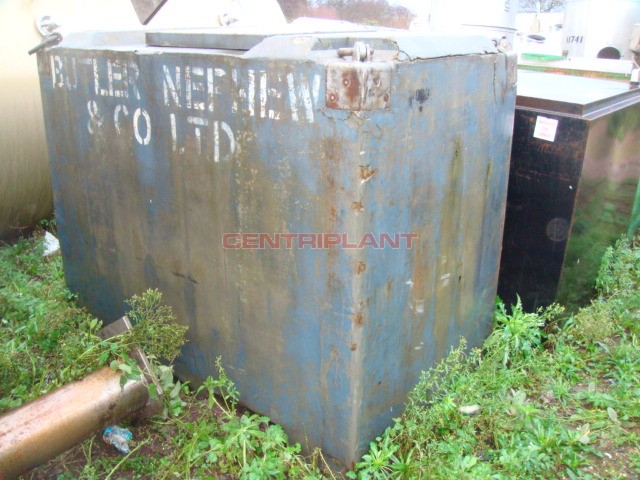 12017 - 2,250 LITRE STAINLESS STEEL TRANSPORT TANK.