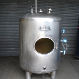 12654 - 1,500 LITRE VERTICAL STAINLESS STEEL TANK, DISHED ENDS