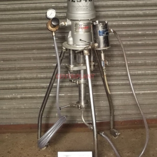 12945 - GRACO PISTON PUMP
