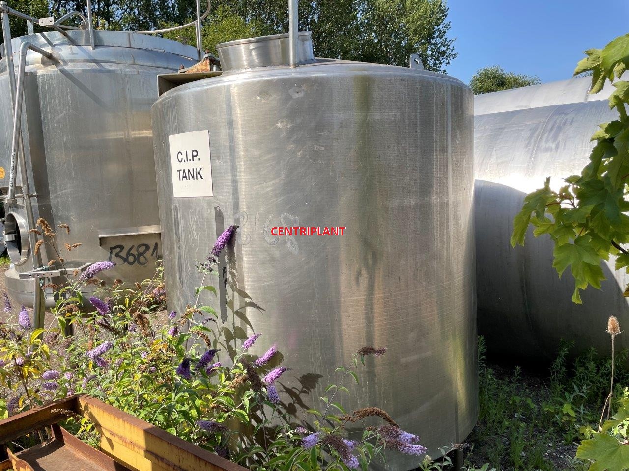 13168 - 4,000 LITRE STAINLESS STEEL TANK, INSULATED AND CLAD WITH STAINLESS STEEL