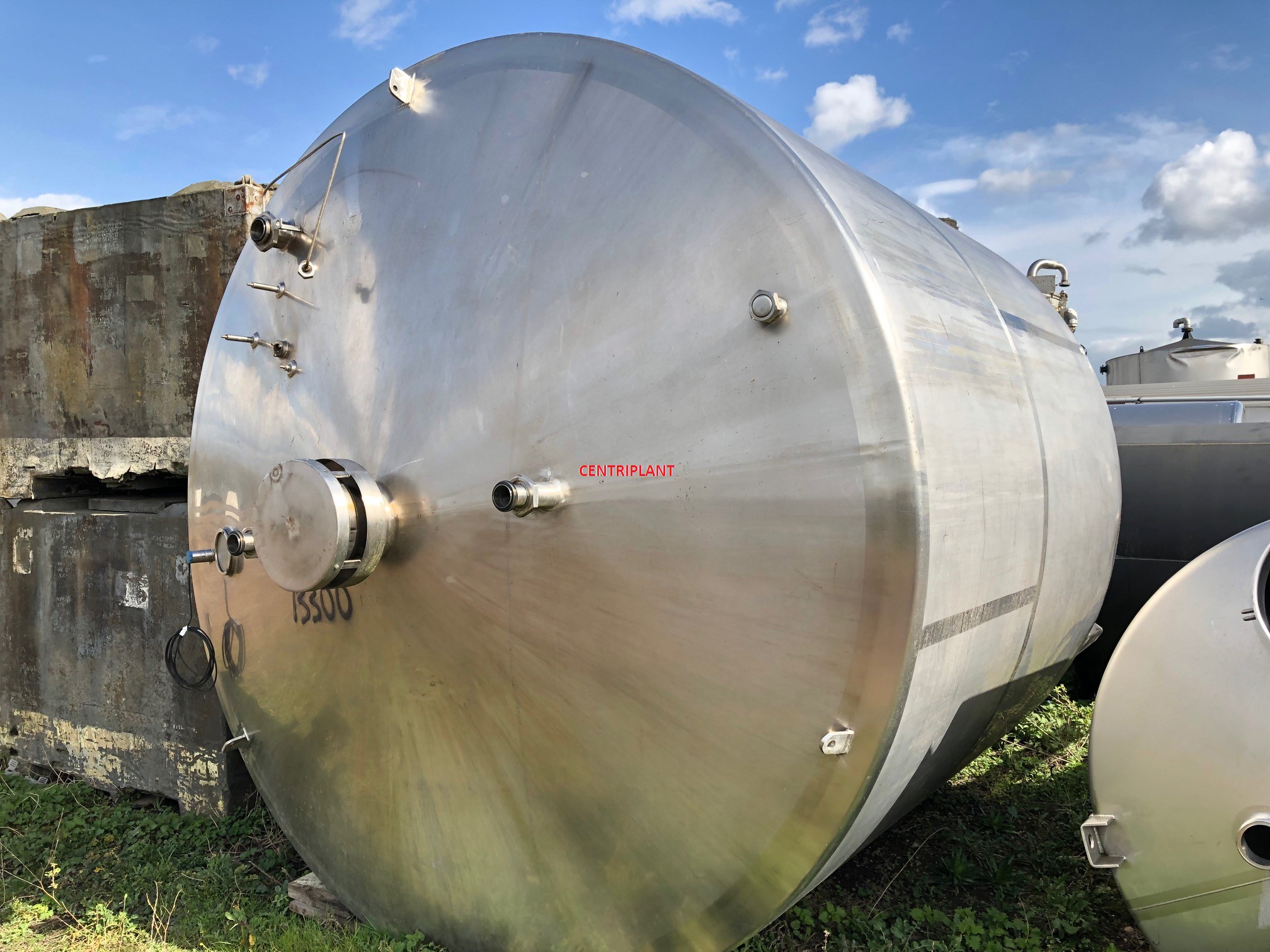 13858 18,000 LITRE INSULATED TANK WITH AGITATOR Centriplant