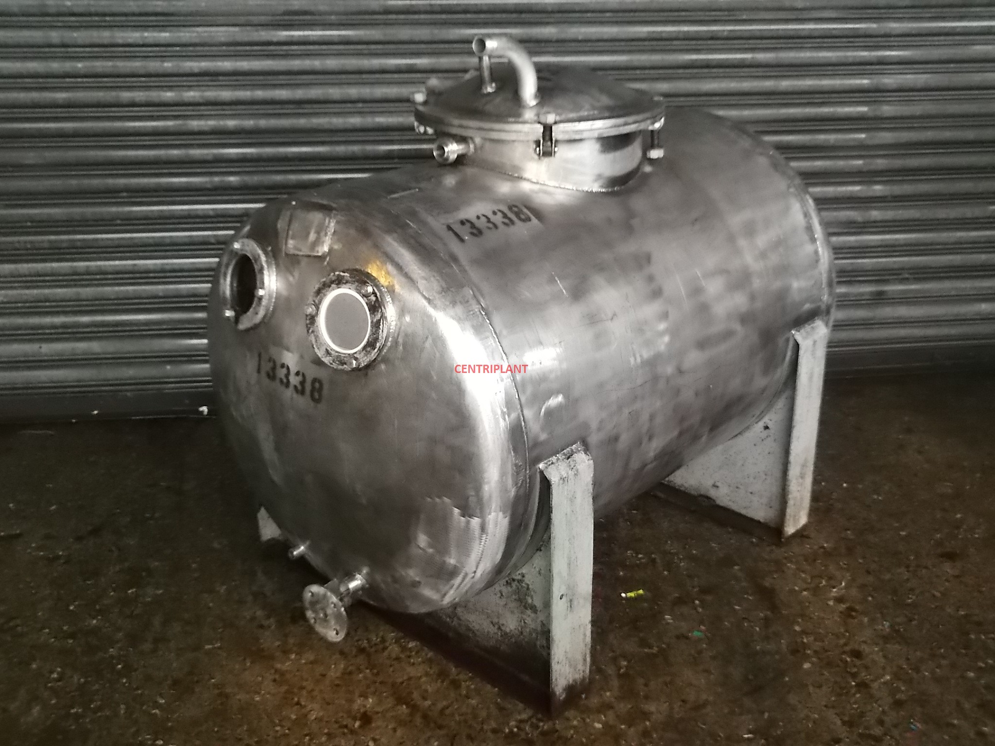 13338 - 400 LITRE HORIZONTAL STAINLESS STEEL TANK, DISHED ENDS