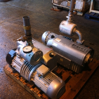 13352 - AZO GMBH VACUUM PUMPS. TYPE RC 0250 8 472 DEZZ, 7.5 KW DRIVE MOTOR