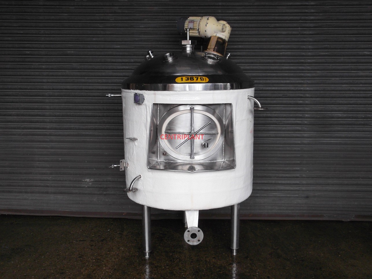 13679 - 860 LITRE CHILLED JACKETED MIXING TANK INSULATED AND CLAD WITH FIBRE GLASS