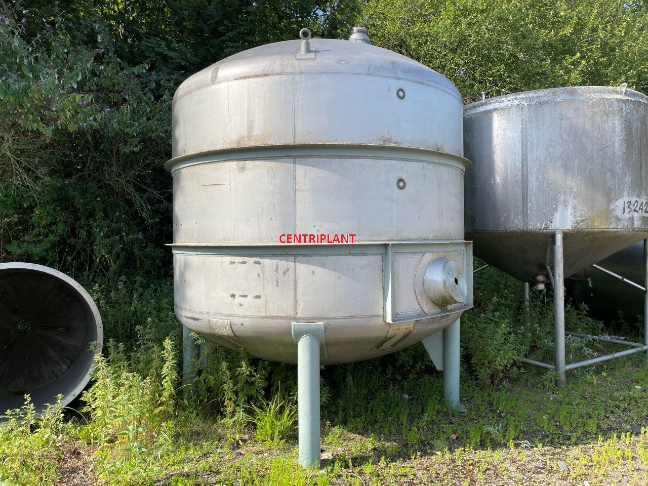 13681 - 12,000 LITRE VERTICAL STAINLESS STEEL TANK, DISHED ENDS, TANK STANDING ON THREE LEGS