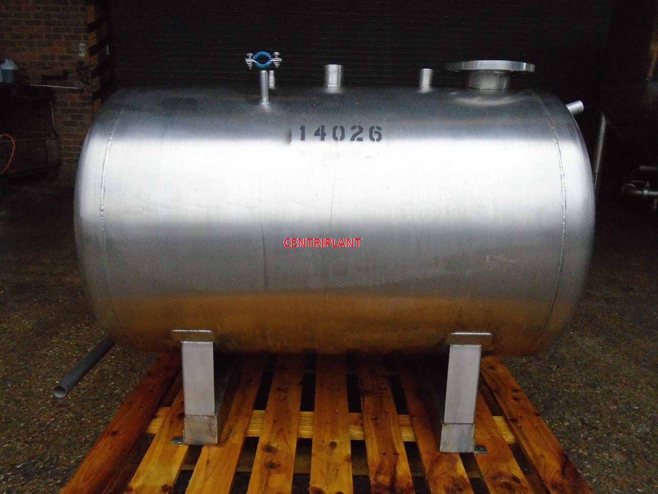 14026 - 315 LITRE HORIZONTAL STAINLESS STEEL TANK