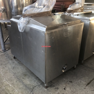 14038 - 900 LITRE SQUARE STAINLESS STEEL TANK