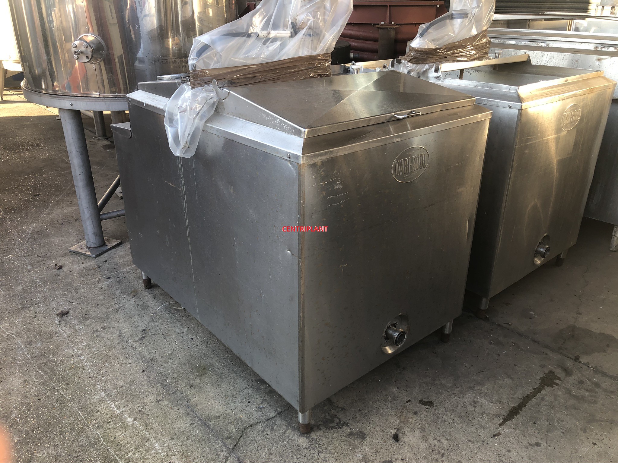 14039 - 900 LITRE SQUARE STAINLESS STEEL TANK