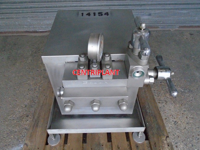 14154 - APV GAULIN TWO STAGE HOMOGENIZER MODEL LAB 60/60 -10 TBS