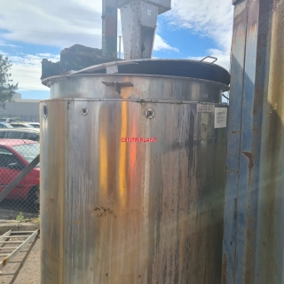 14393 - 2,500 LITRE STAINLESS STEEL STEAM JACKETED MIXING TANK