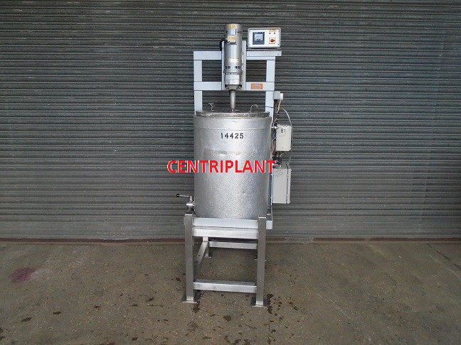 14425 - 200 LITRE INSULATED MIXING TANK WITH IMMERSION HEATER