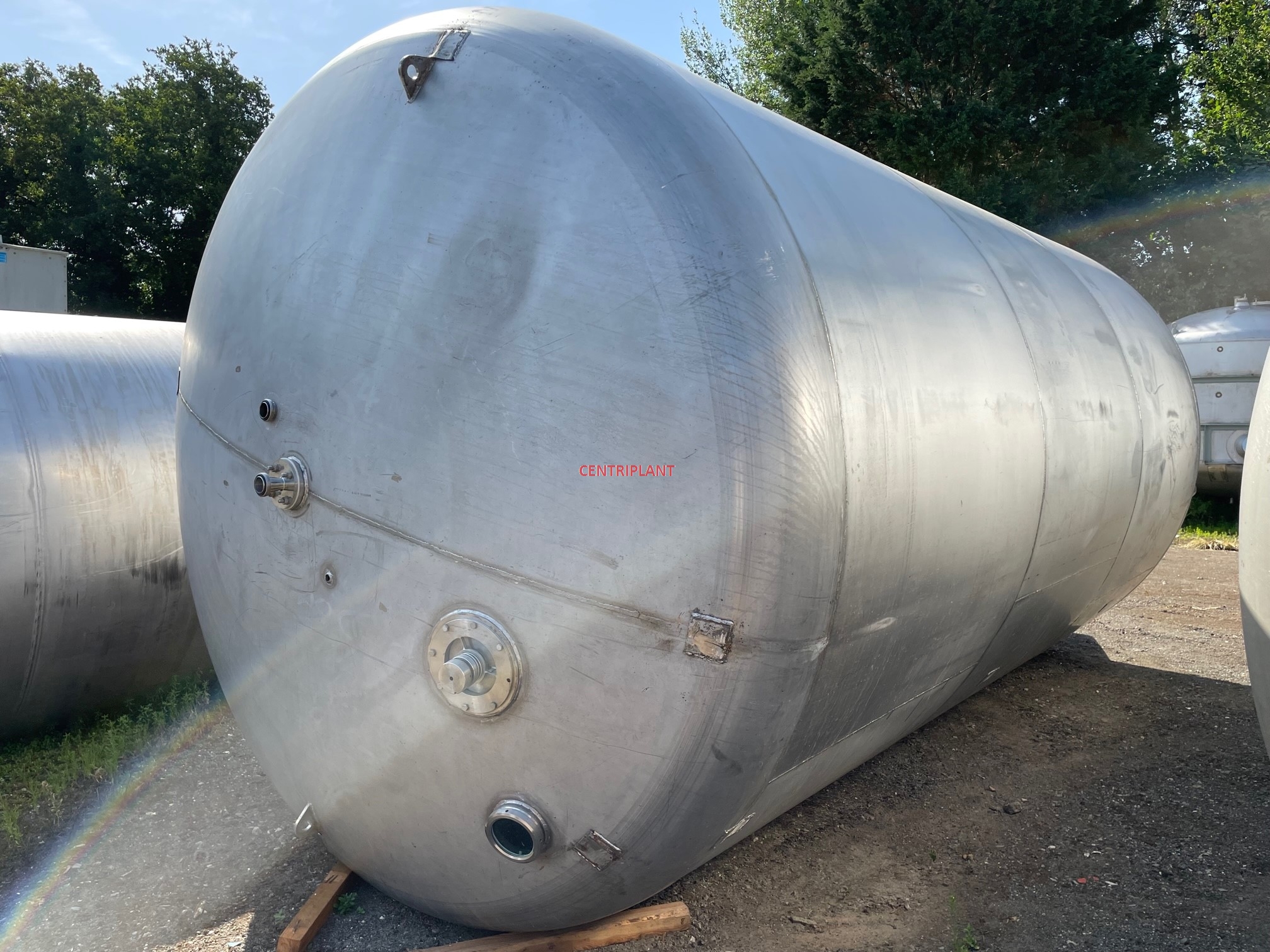 14508 - 42,500 LITRE VERTICAL STAINLESS STEEL TANK