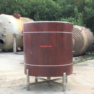 14541 - 4,500 LITRE OPEN TOP TANK CLAD IN TIMBER