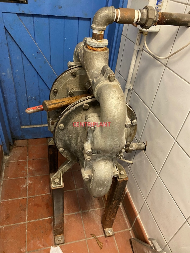 14598 - SANDPIPER STAINLESS STEEL DIAPHRAGM PUMP TYPE MODEL SA 2 A  2in  BSP CONNECTIONS