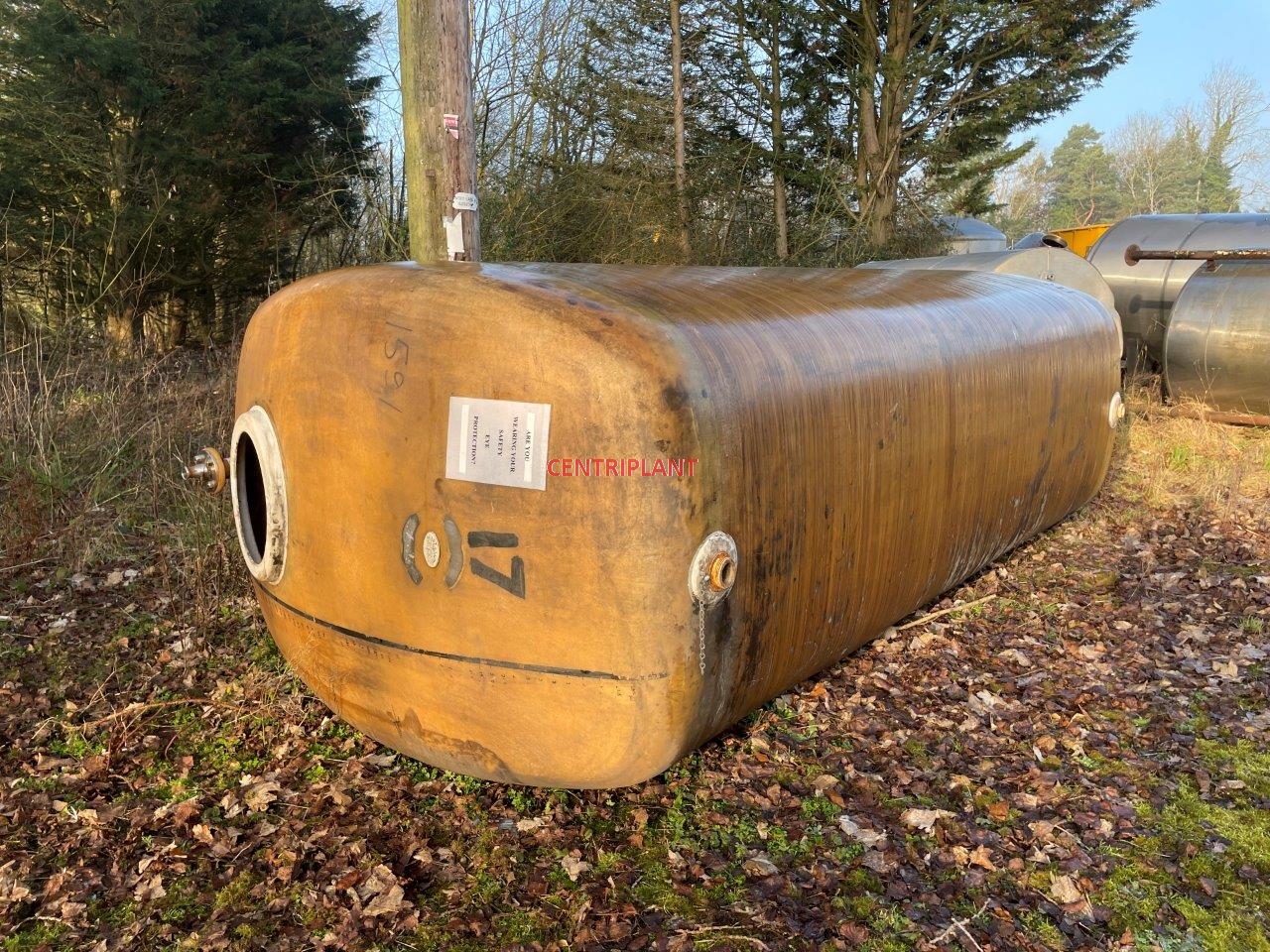 14621 - 10,000 LITRE HORIZONTAL FIBRE GLASS TANK