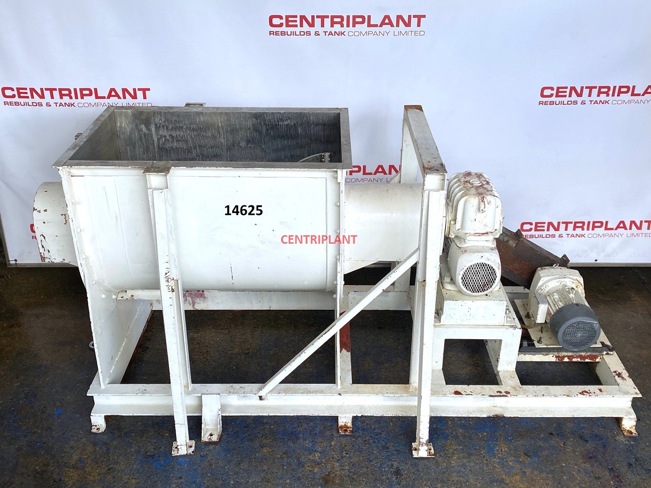 14625 - 1 TON STN/STL TROUGH MIXER 5.5KW