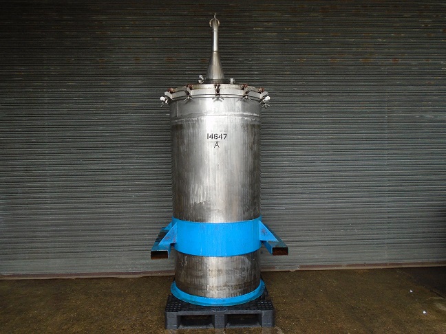 14647 - 900 LITRE STAINLESS STEEL TANKS