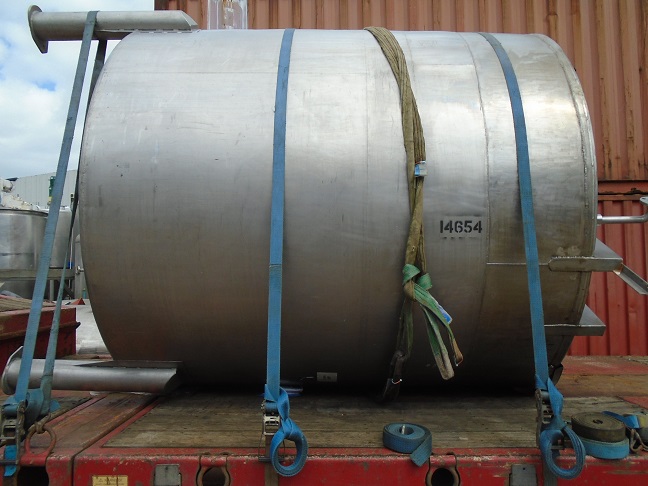 14654 - 8,750 LITRE STAINLESS STEEL OPEN TOP TANK WITH MIXER BRIDGE