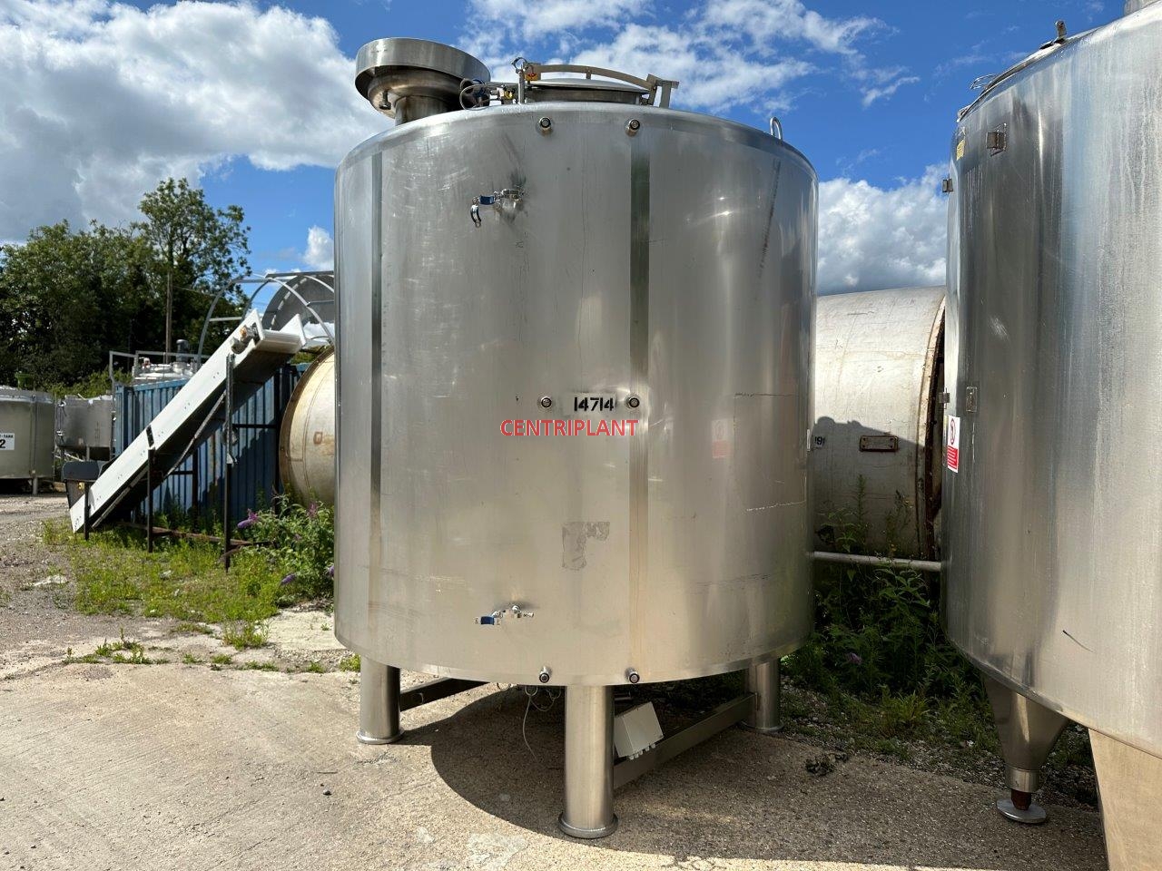 14714 - 10,000 LITRE STAINLESS STEEL 316 GRADE JACKETED MIXING TANK