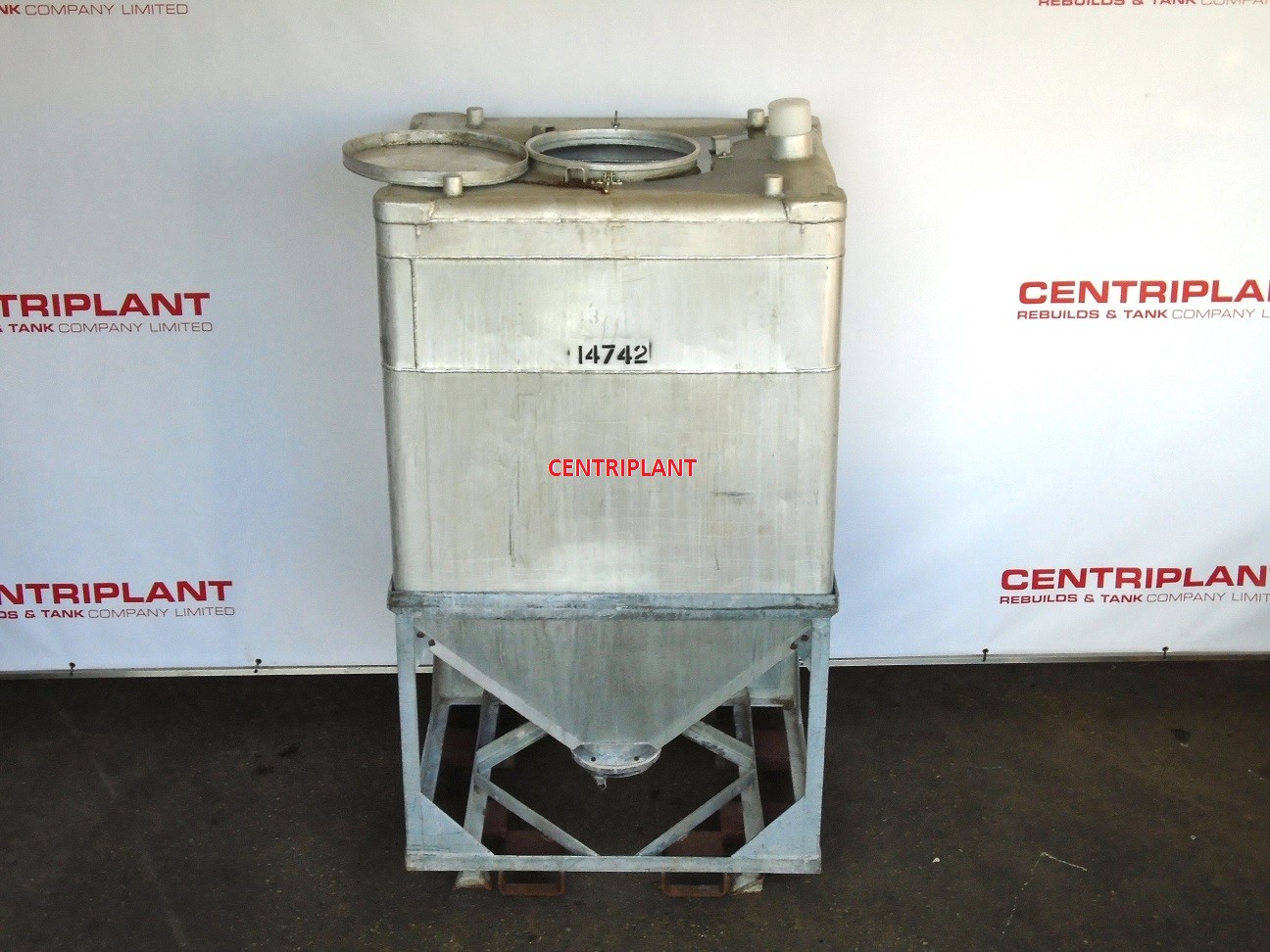 14742 - 2,000 LITRE ALUMINIUM POWDER HOPPERS