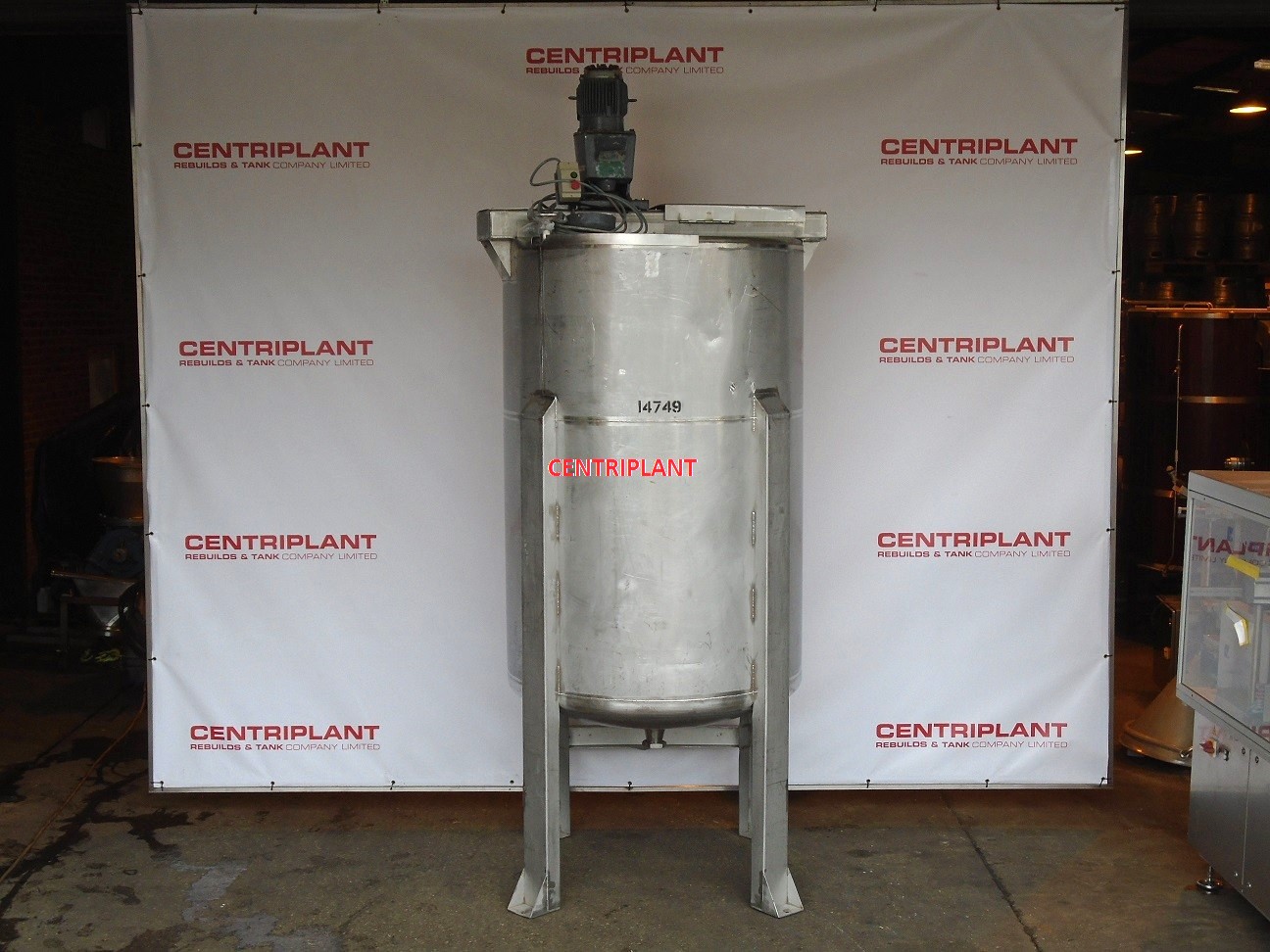 14749 - 3,000 LITRE MIXING TANK