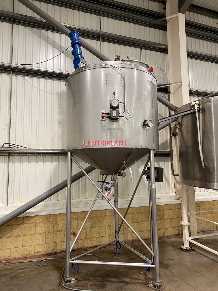 14761 - 2,600 LITRE STAINLESS STEEL MIXING TANK, TRACE HEATED AND INSULATED AND CLAD