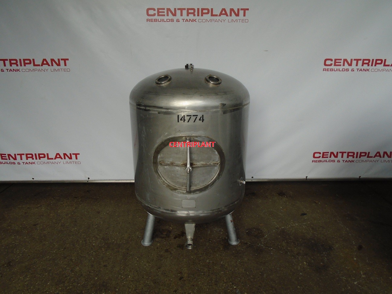 14774 - 810 LITRE STAINLESS STEEL TANK