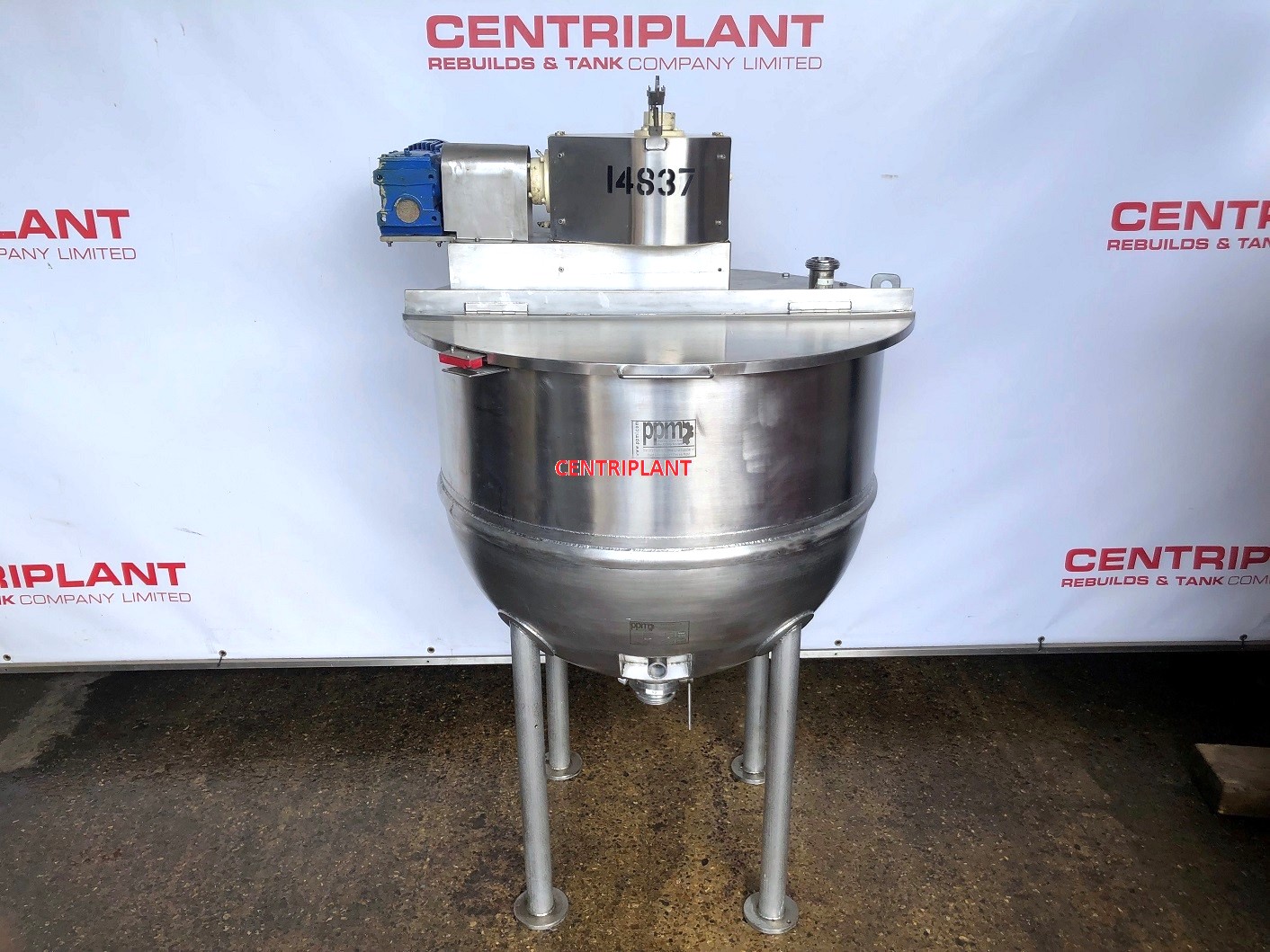 14837 - 450 LITRE STAINLESS STEEL STEAM JACKETED  MIXING TANK