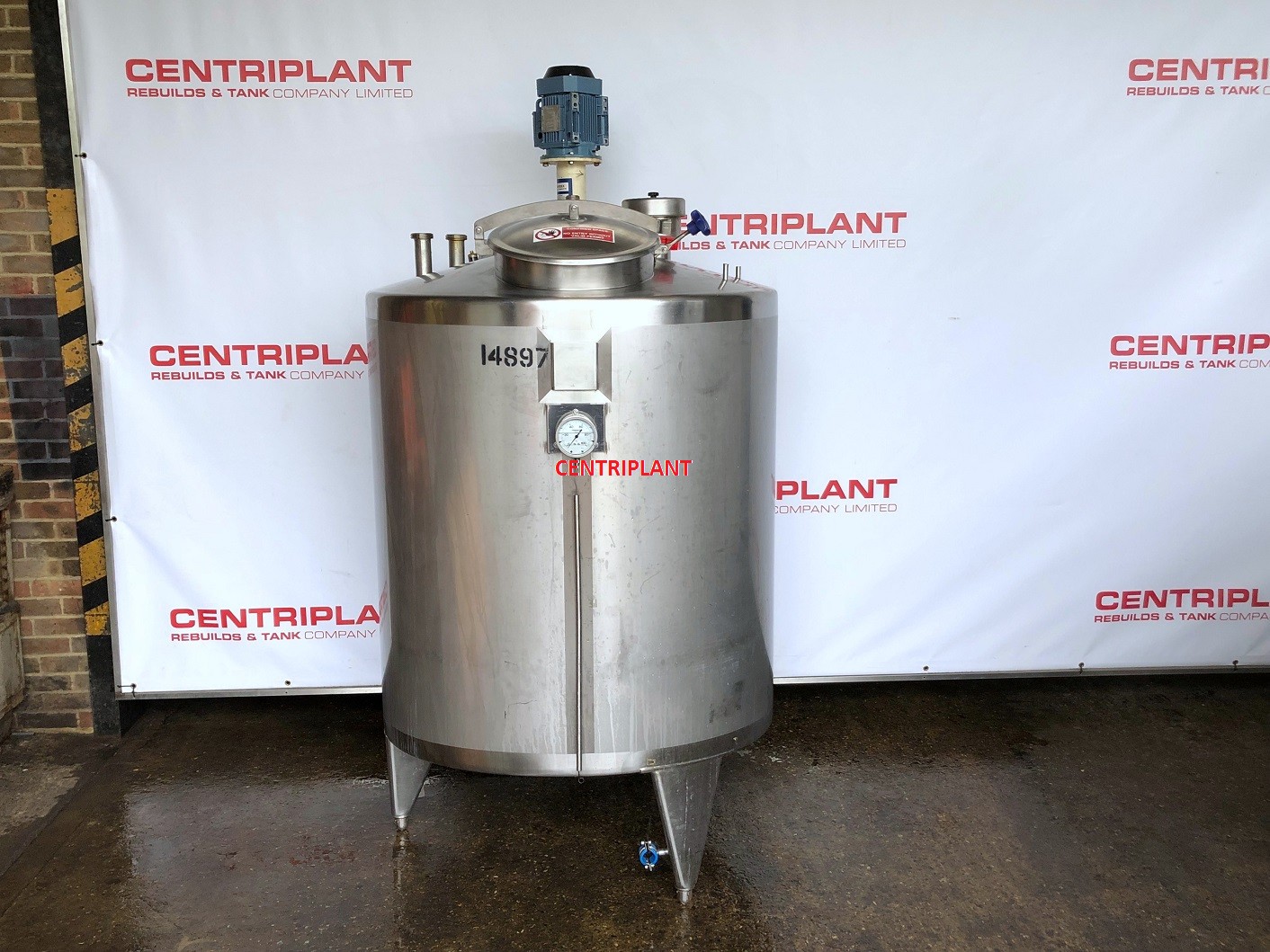 14897 - 1,500 LITRE STAINLESS STEEL MIXING TANK