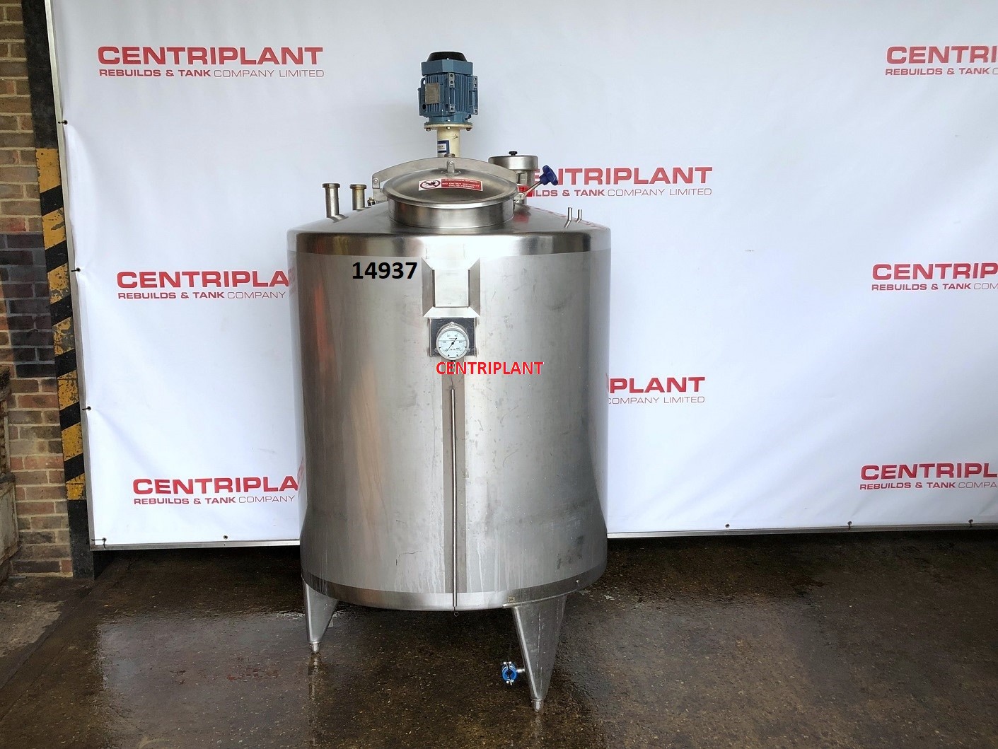 14937 - 1,500 LITRE STAINLESS STEEL MIXING TANK