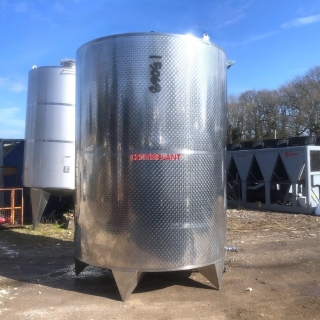 15068 - 16,000 LITRE VERTICAL STAINLESS STEEL TANKS