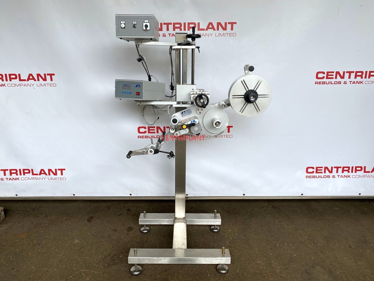 15231 - A L TECH TOP LABELLER WITH ADJUSTABLE SIDE BELTS. 300W