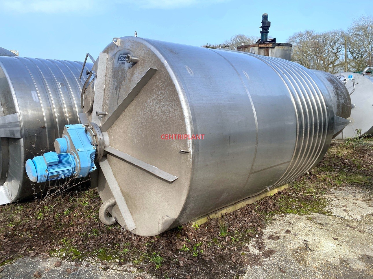 15281 - 13,750 LITRE STAINLESS STEEL JACKETED MIXING TANKS 4KW