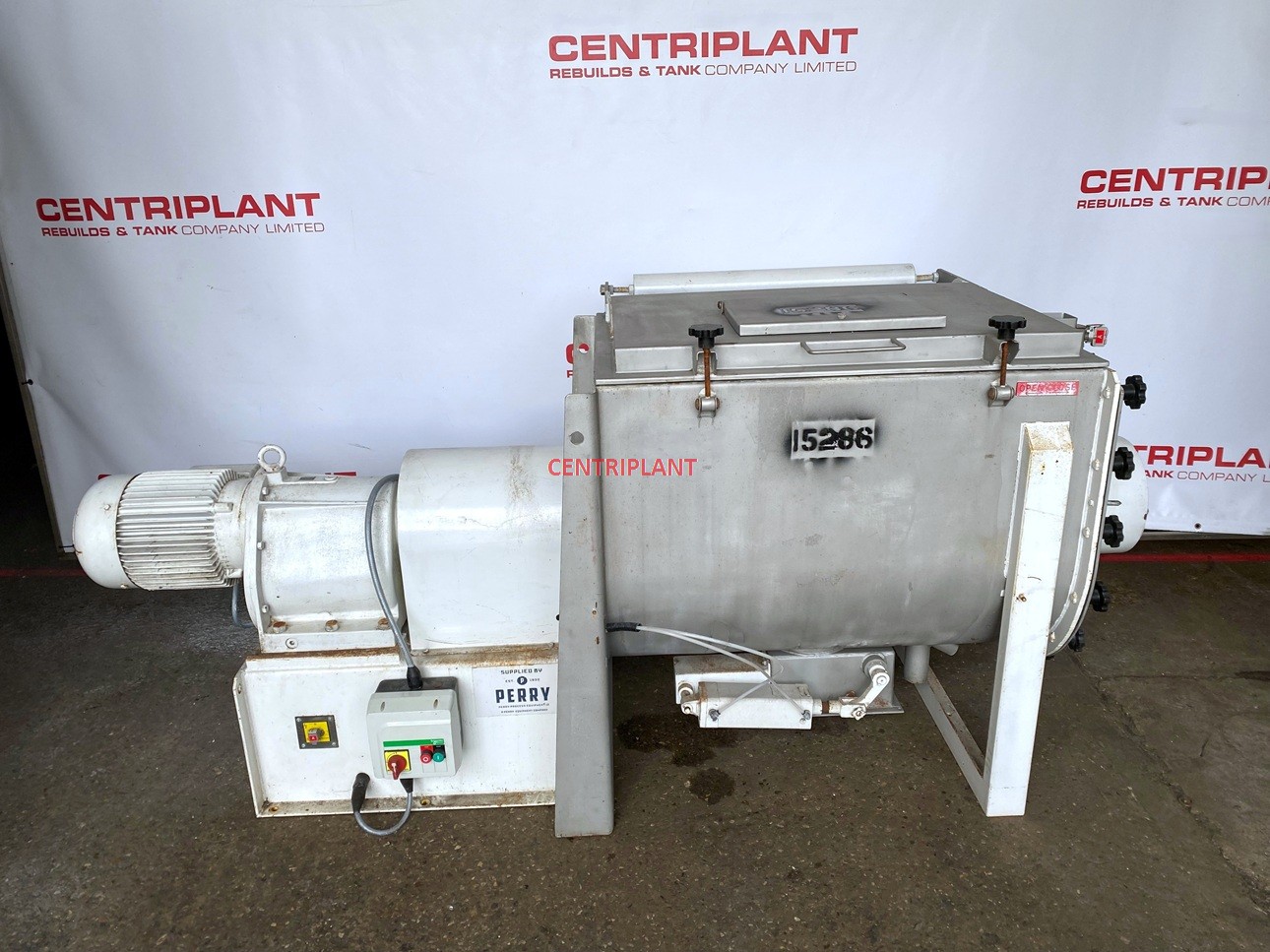 15286 - GARDNER STAINLESS STEEL TROUGH MIXER TYPE 500 E 11KW
