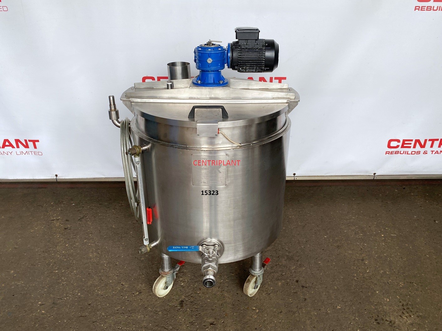 15323 - 270 LITRE STAINLESS STEEL ELECTRICAL HEATED TANK 6.37KW