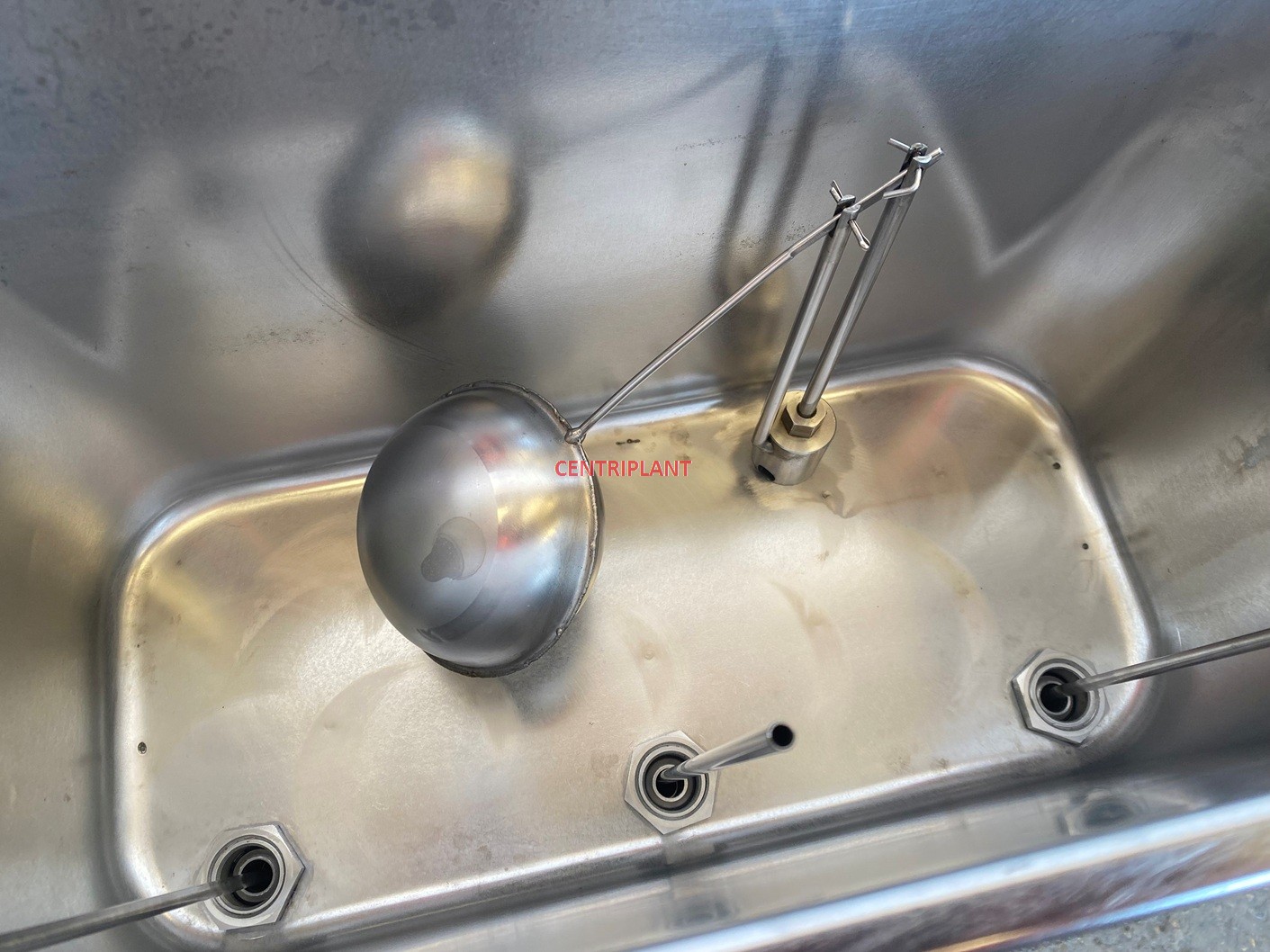 15324 - 3 HEAD STAINLESS STEEL SEMI AUTOMATIC GRAVITY FILLER APPROX 16.5 LITRES BRIM FULL