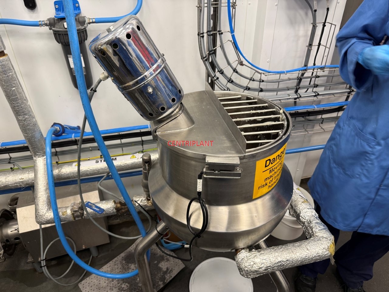15348 - 40 LITRE STAINLESS STEEL STEAM JACKETED TANK WITH TOP ENTRY HIGHSHEAR MIXER