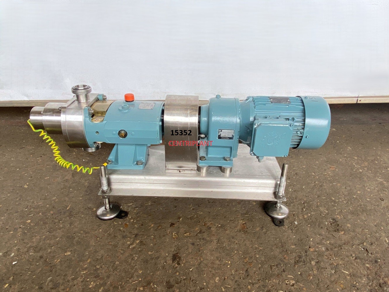 15352 - ALFA LAVAL  LOBE PUMP MODEL SRU2/018/HS 1.5 in  RJT CONNECTIONS, 1.5 KW DRIVE MOTOR
