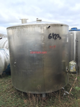 6123 - 4900 LTR ST/ST STEAM JACKETED TANK WITH PROP MIXER