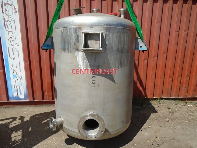 96131 - 1,800 LITRE STAINLESS STEEL PRESSURE AND VACUUM TANK