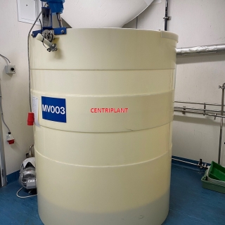 96270 - 3,000 PLASTIC MIXING TANK