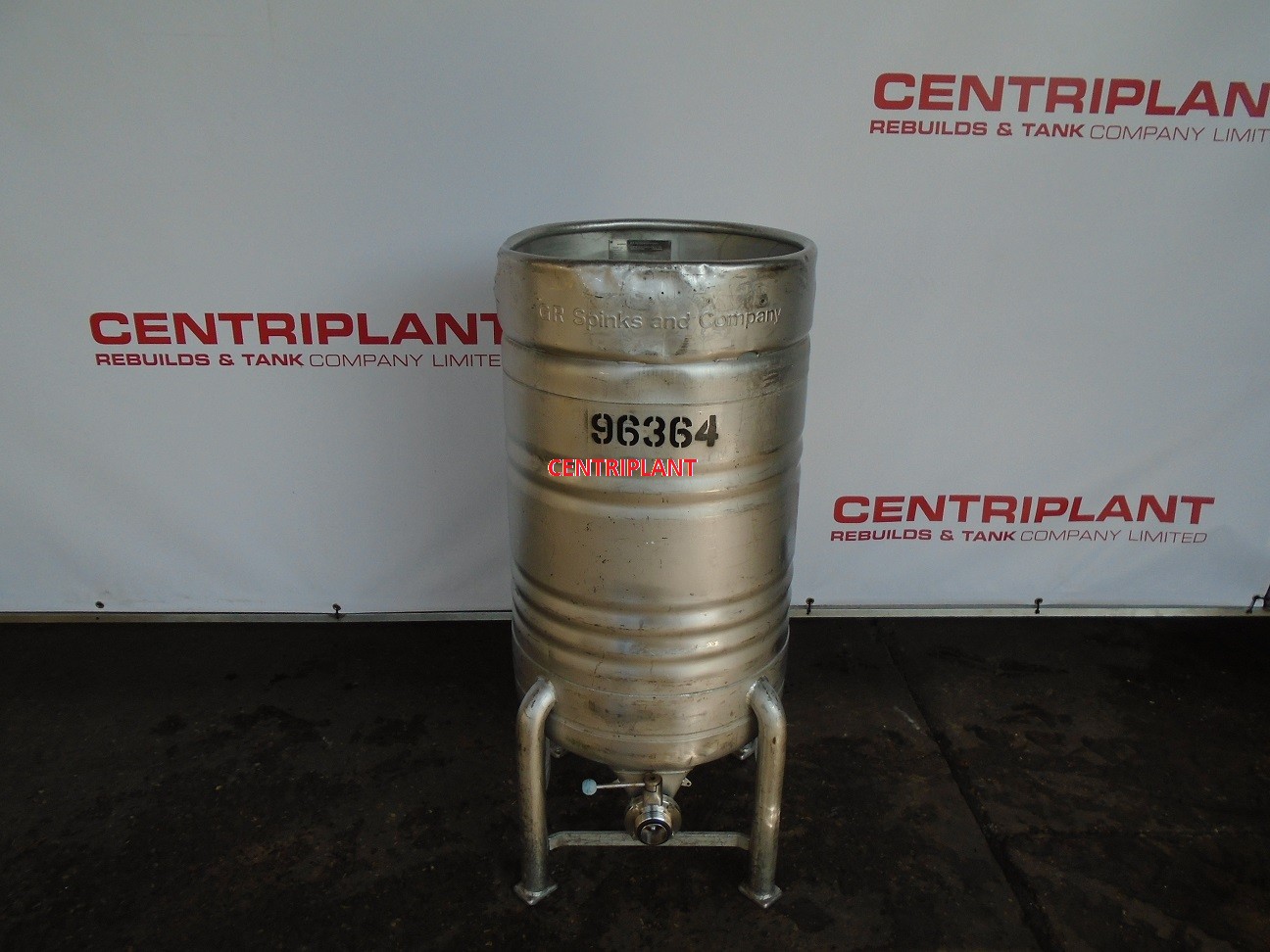 96364 - 200 LITRE STAINLESS STEEL MOBILE PRESSURE RATED TANK