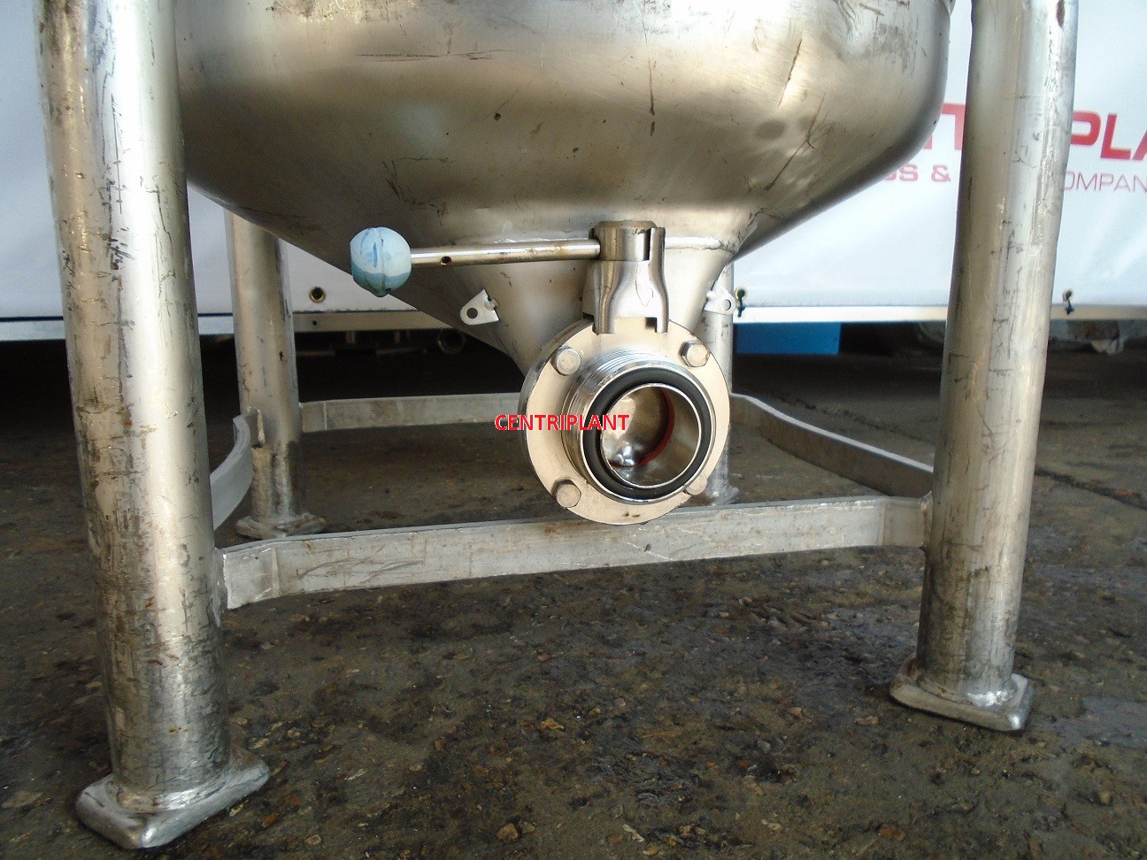 96364 - 200 LITRE STAINLESS STEEL MOBILE PRESSURE RATED TANK