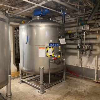 96515 - 5,000 LITRE VERTICAL STAINLESS STEEL 316 MIXING TANK