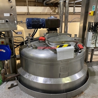 96584 - 1,500 LITRE STEAM JACKETED MIXING TANK