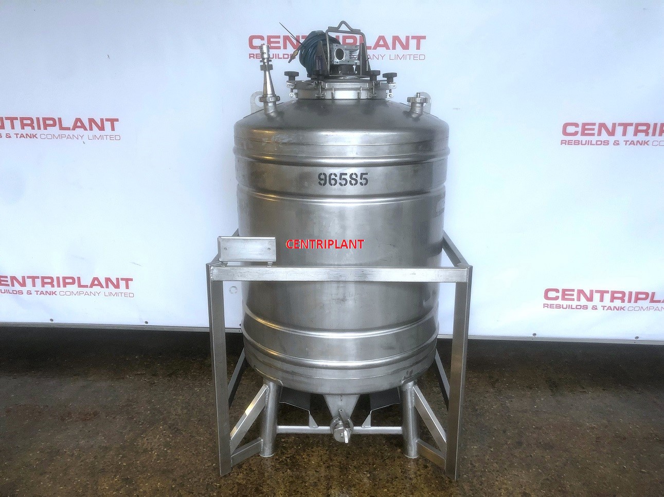 96585 - 1,000 LITRE STAINLESS STEEL PNEUMATIC MIXING TANK