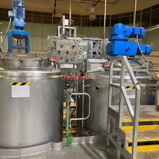 96653 - 2,500 LITRE STAINLESS STEEL PHASE MIXING VESSEL.