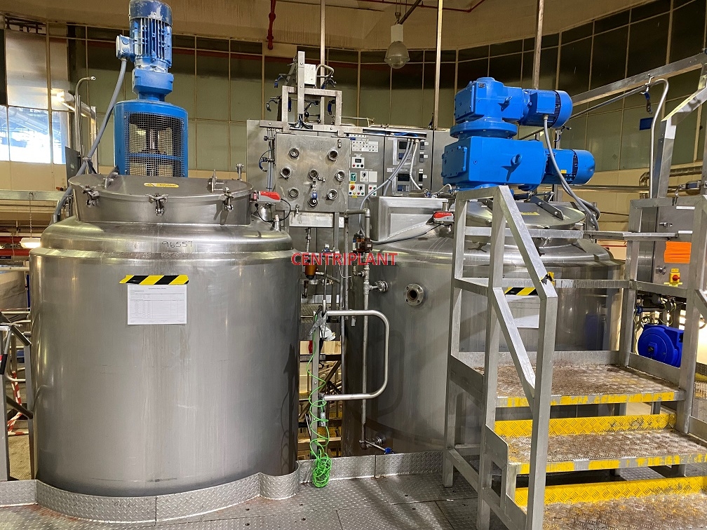 96653 - 2,500 LITRE STAINLESS STEEL PHASE MIXING VESSEL.